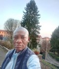 Roger 59 ans Torino Italie