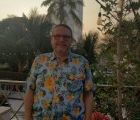 Hubert 62 ans Dubai Autre