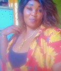 Adèle 37 ans Yaoundé 4e Cameroun