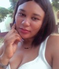 Annie 32 Jahre Douala Kamerun