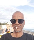 Georges 64 ans Le Port France