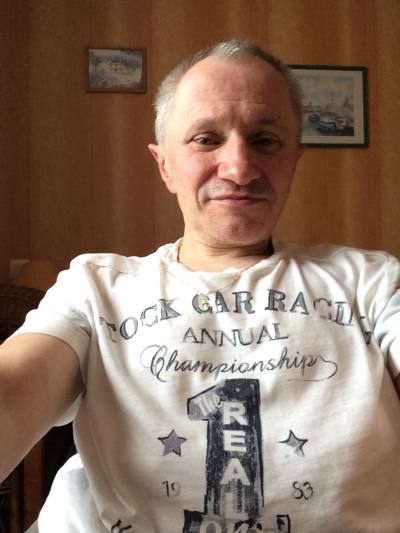 Chris 58 ans Lille France