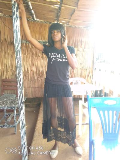 Manuela 31 Jahre Centre Yaoundé Kamerun