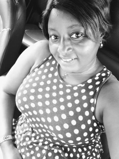 Madeleine 37 ans Libreville Gabon