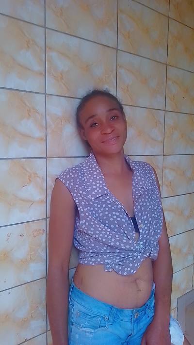 Nina 29 ans Yaoundé Cameroun