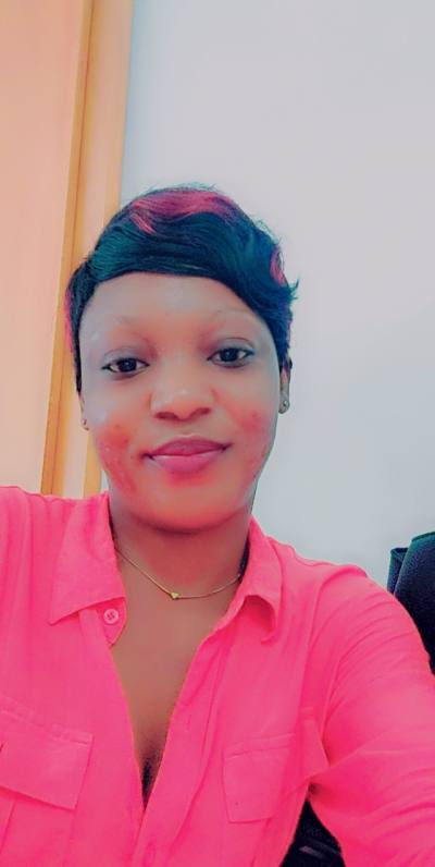 Clara 29 ans Libreville  Gabon