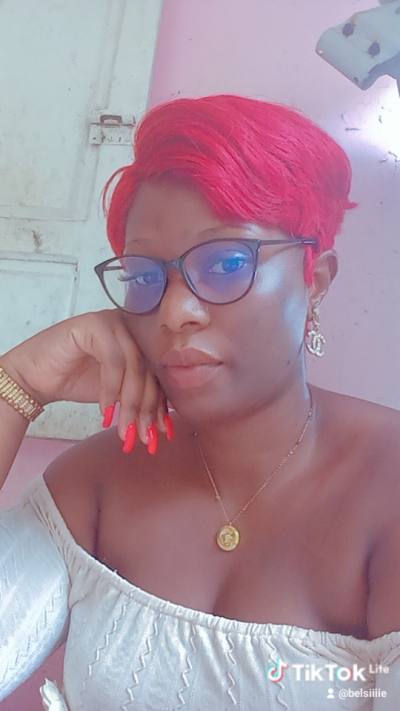 Elsie 28 ans Libreville Gabon