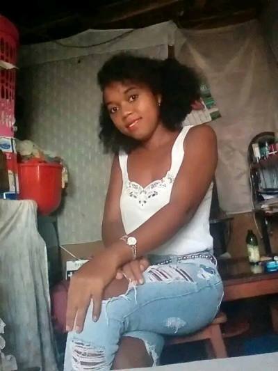 Minah 27 ans Sambava Madagascar