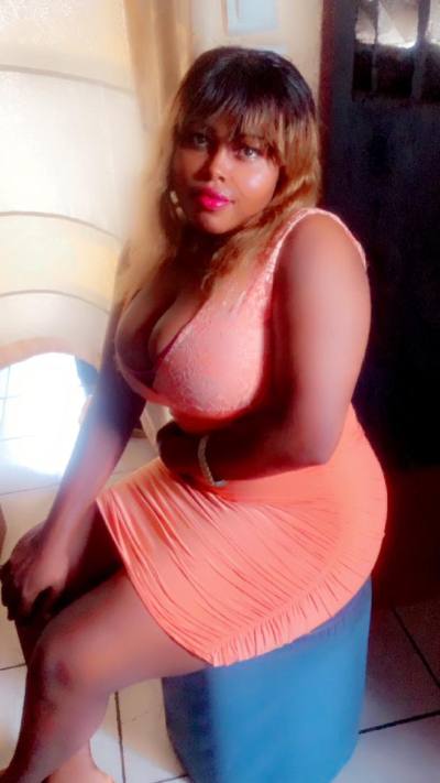 Ivana 21 Jahre Littoral  Cameroun