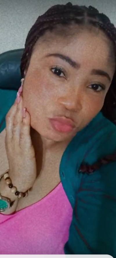 Elodie 37 ans Yaoundé  Cameroun