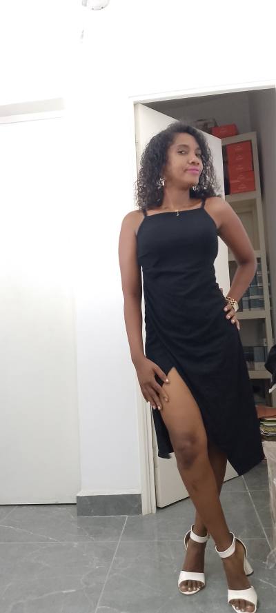 Rachelle 32 ans Ambanja Madagascar