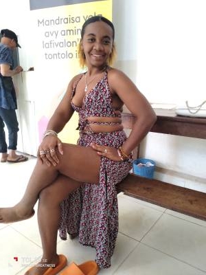 Kelly 33 ans Antalaha  Madagascar