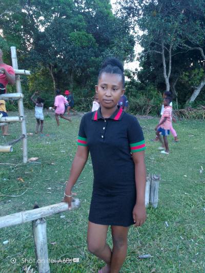 Lolita 24 ans Sambava  Madagascar