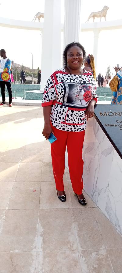 Ange 47 ans Yaounde Cameroun