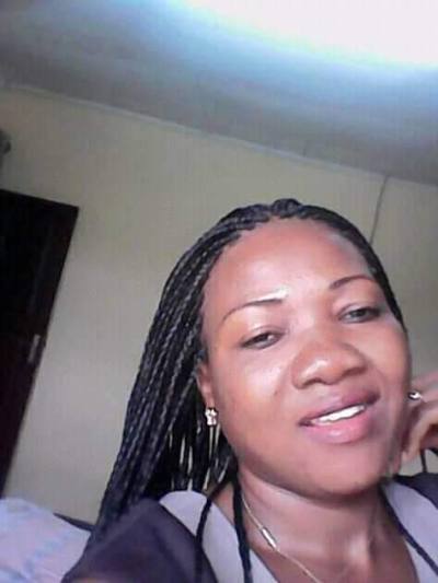 Jeanne 41 ans Yaoundé Cameroun