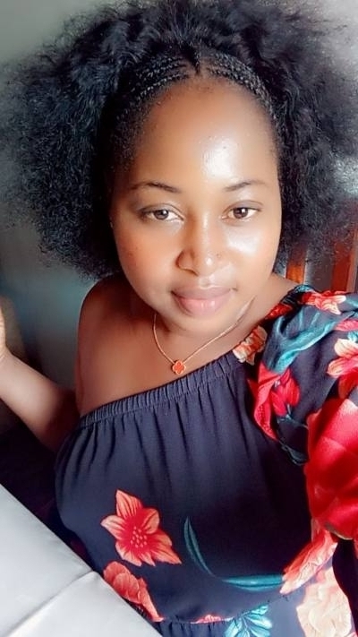 Yolande 29 ans Yaounde Iv Cameroun