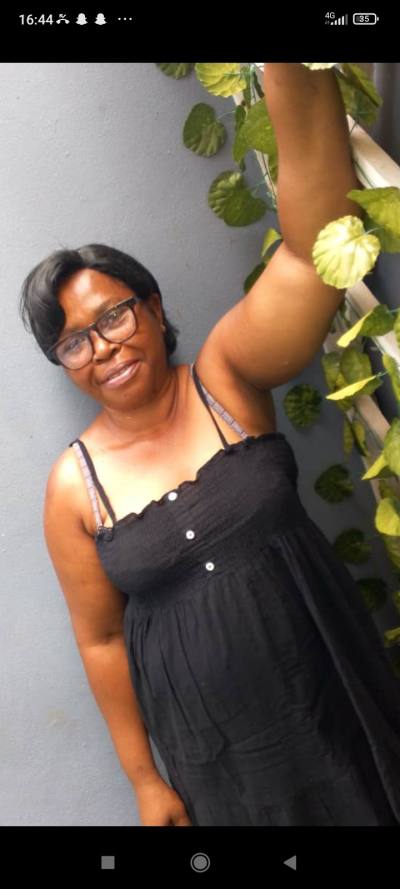 Angele 54 ans Centre Cameroun