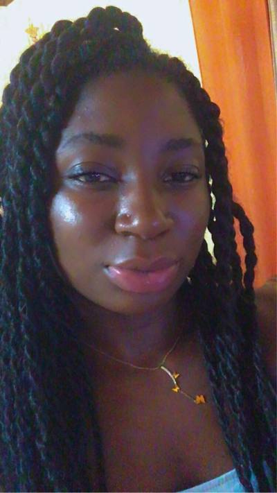 Manuella 22 ans Yaoundé Cameroun