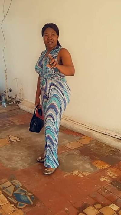 Jeanne 41 ans Yaoundé Cameroun