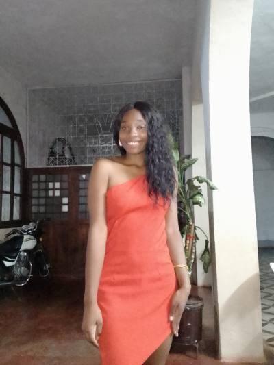 Tatiana  19 ans Diego Suarez  Madagascar