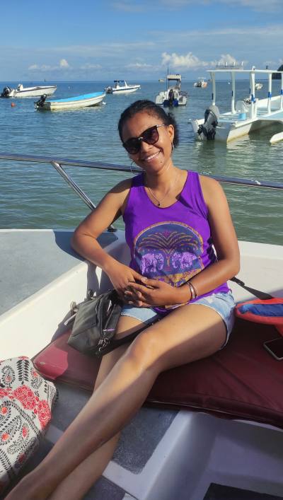 Marina 42 ans Antananarivo  Madagascar