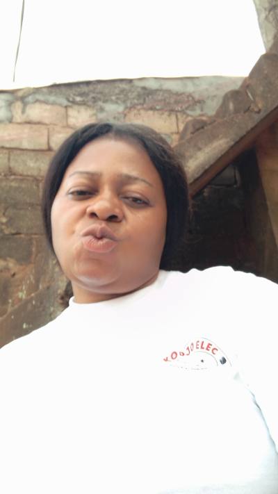 Nathalie 38 ans Je Recherche Quelqu'un De Sérieux Et Attentionné Cameroun