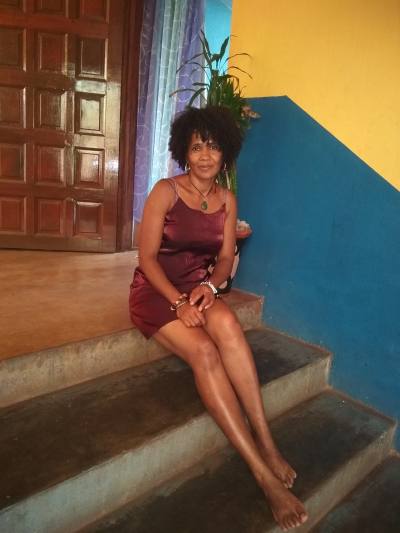 Lanielle 47 ans Farafangana  Madagascar