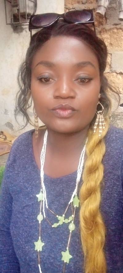 Angelique 36 ans Yaounde Cameroun