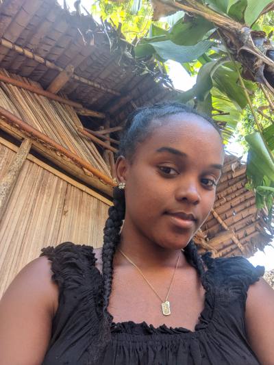 Nela 21 ans Toamasina  Madagascar