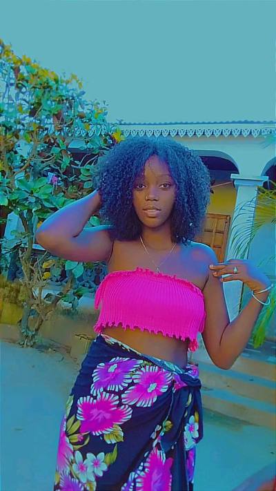 Clara 22 ans Ambanja Madagascar