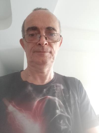 Eric 64 ans Paris France