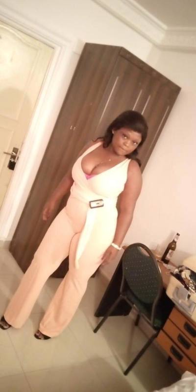 Flora 34 ans Abidjan  Côte d'Ivoire