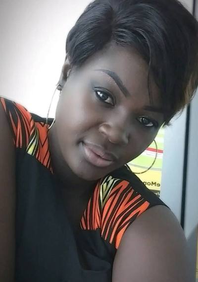 Marina 35 ans Littoral  Bénin