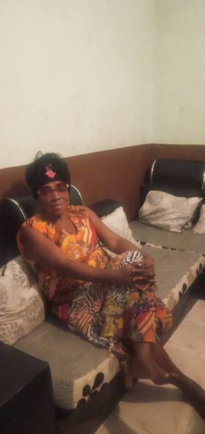 Delphine 64 ans Toamasina Madagascar