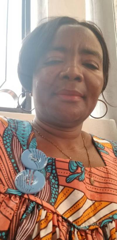 Anna 55 ans Yaounde Cameroun