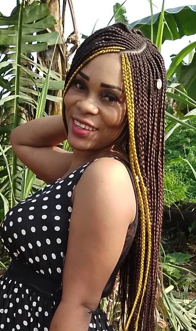 Seraphine 32 ans Yaoundé  Cameroun