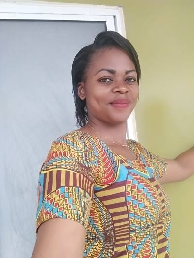 Monique 32 ans Yaoundé Cameroun