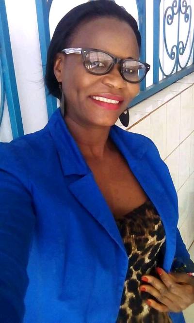 Marie claire 43 ans Yaoundé  Cameroun