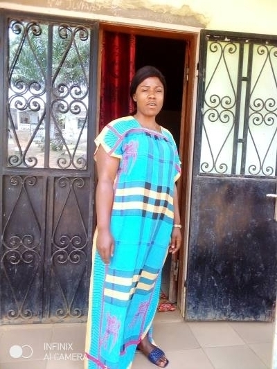 Rosine 32 years Nkolafamba Cameroon