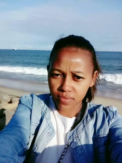 Edwige 34 ans Toamasina Madagascar