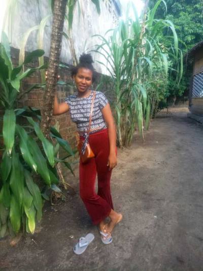 Wendina 24 ans Sambava  Madagascar