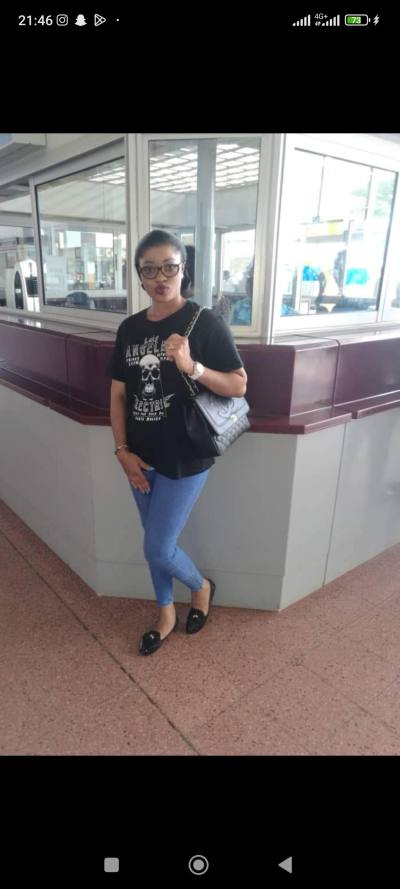 Doliane 37 ans Yaoundé 6 Cameroun