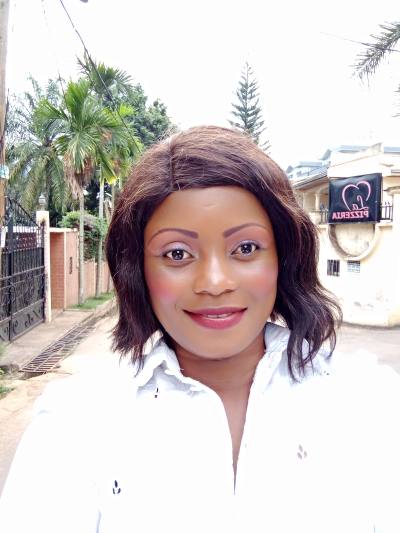 Agathe 37 ans Yaoundé Cameroun