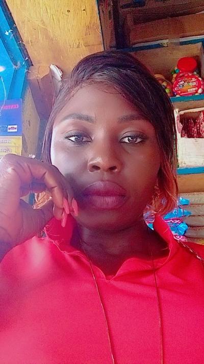 Aline 30 Jahre Bertoua Cameroun