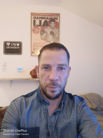 Eddy 39 ans Lyon France