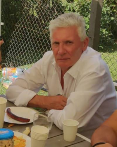 Yves 63 ans Dourdan France