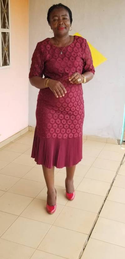 Anna 55 ans Yaounde Cameroun