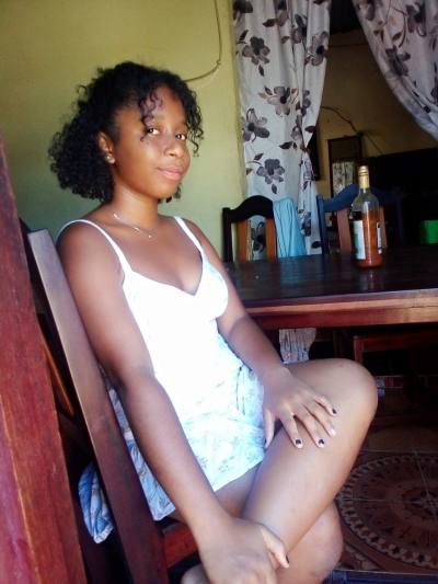 Annia 18 ans Antsirana  Madagascar