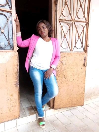 Dora 32 ans Yaoundé  Cameroun