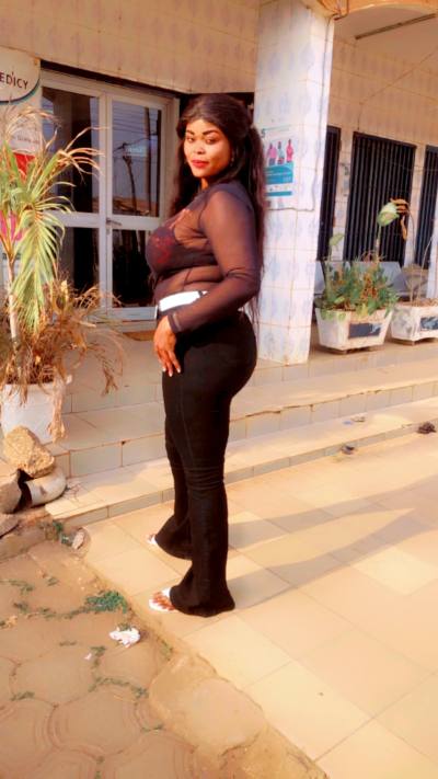 Claudine 34 ans Yaounde Cameroun